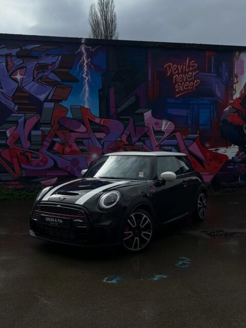 Mini COOPER JCW disponible immédiatement !!
Pour toutes demandes de renseignements veillez nous contacter :
📲 Tel : +352 31 15 53 1
📧 C.herincx@garage-grun.lu
📥 DM
#luxurylifestyle #luxembourg #minicoopersport #carspotter